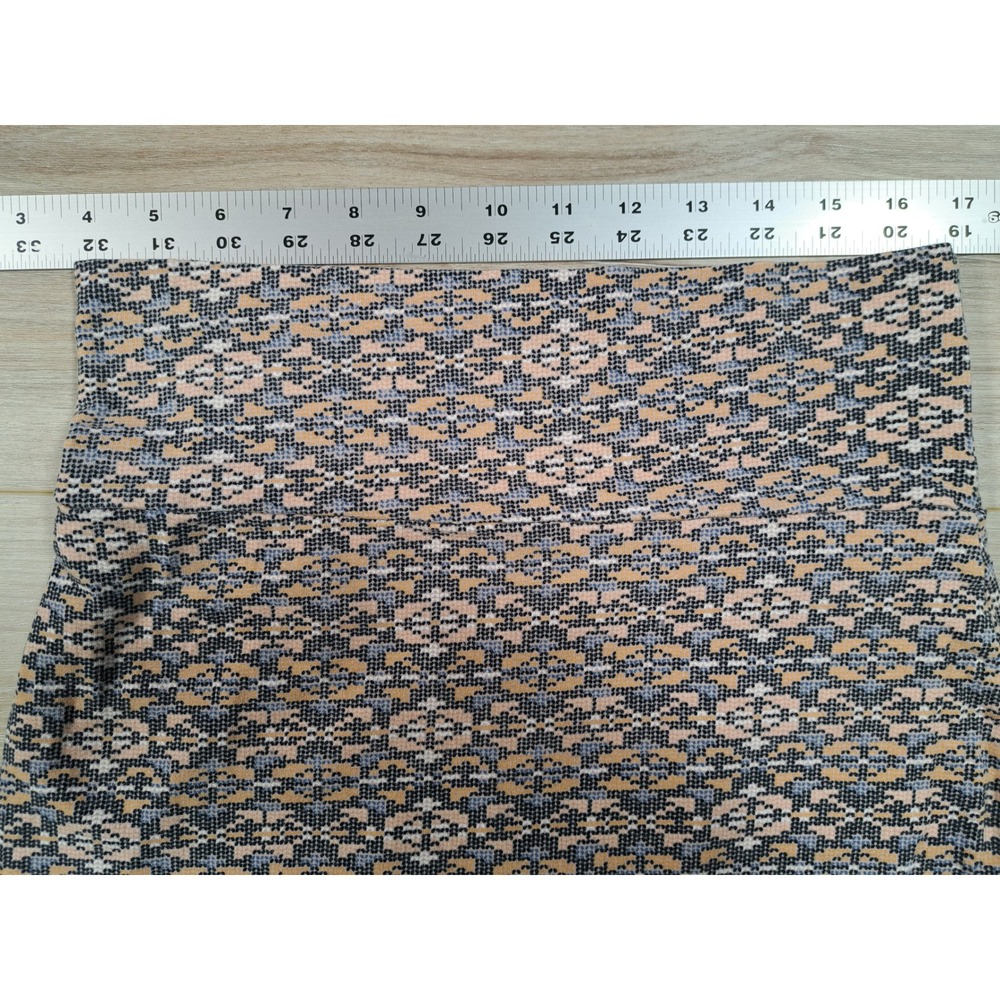 Lily White Geometric Mini Skirt Peach Blue Black Pattern Knit Size M 4359 - Picture 7 of 7